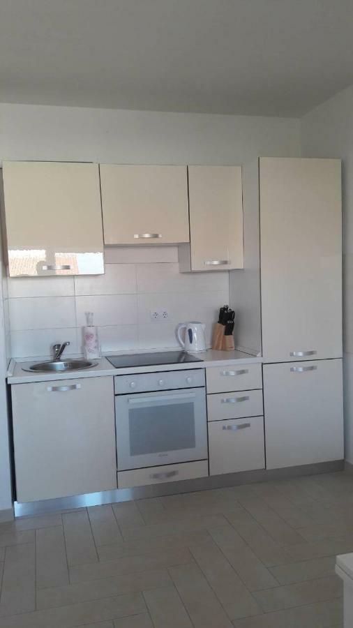 Nin Zdrijac 2 Apartment Luaran gambar